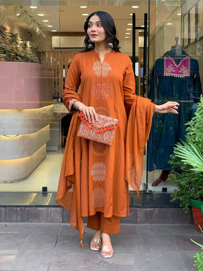 Women Embrodairy Chanderi Stright Kurta Set With Chinon Duppata